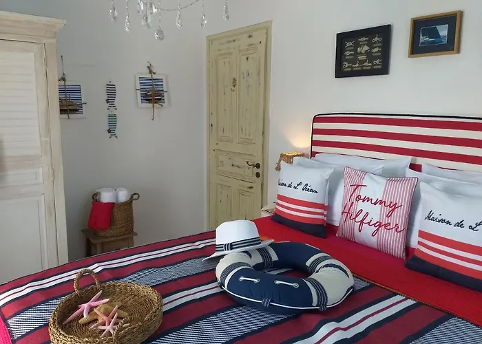 Yacht Marine Maison Naxos City