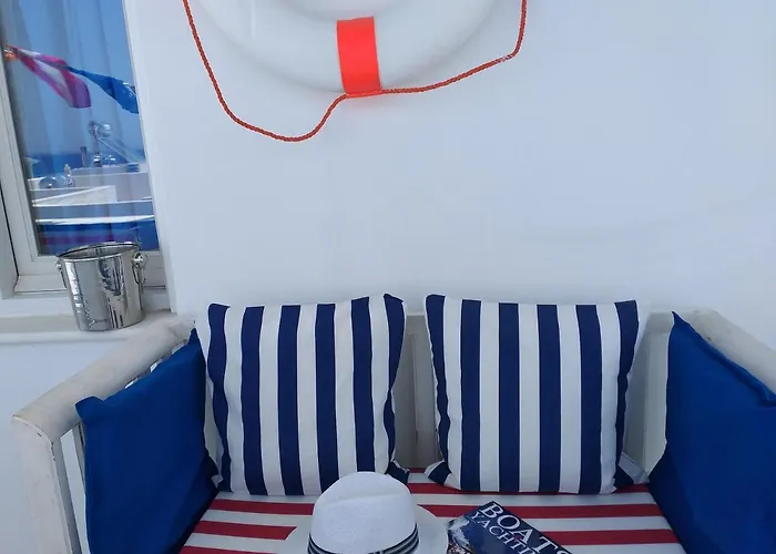 Holiday home Yacht Marine Maison