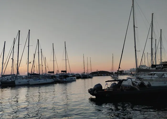 Yacht Marine Maison * Naxos City