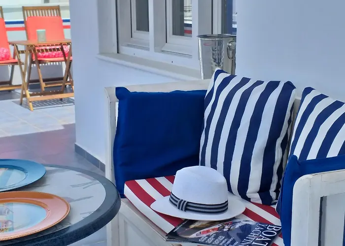 Yacht Marine Maison * Naxos City